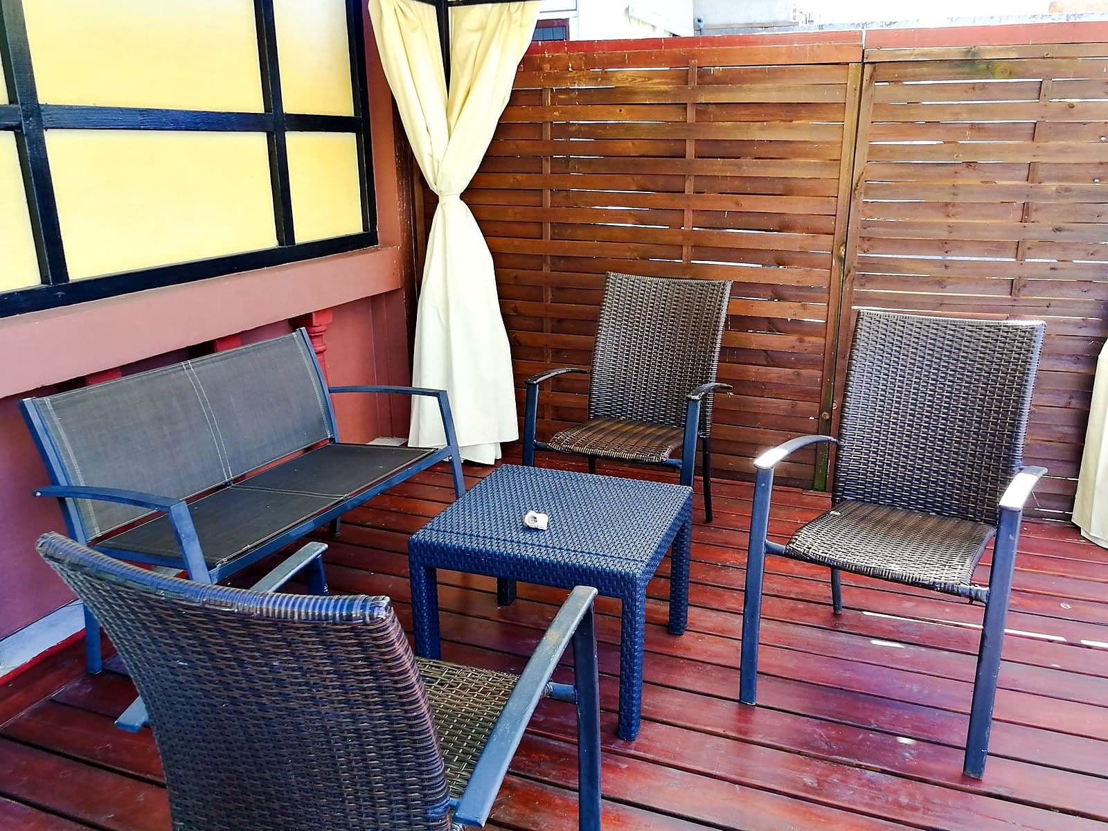 Studio 1 : la terrasse en bois